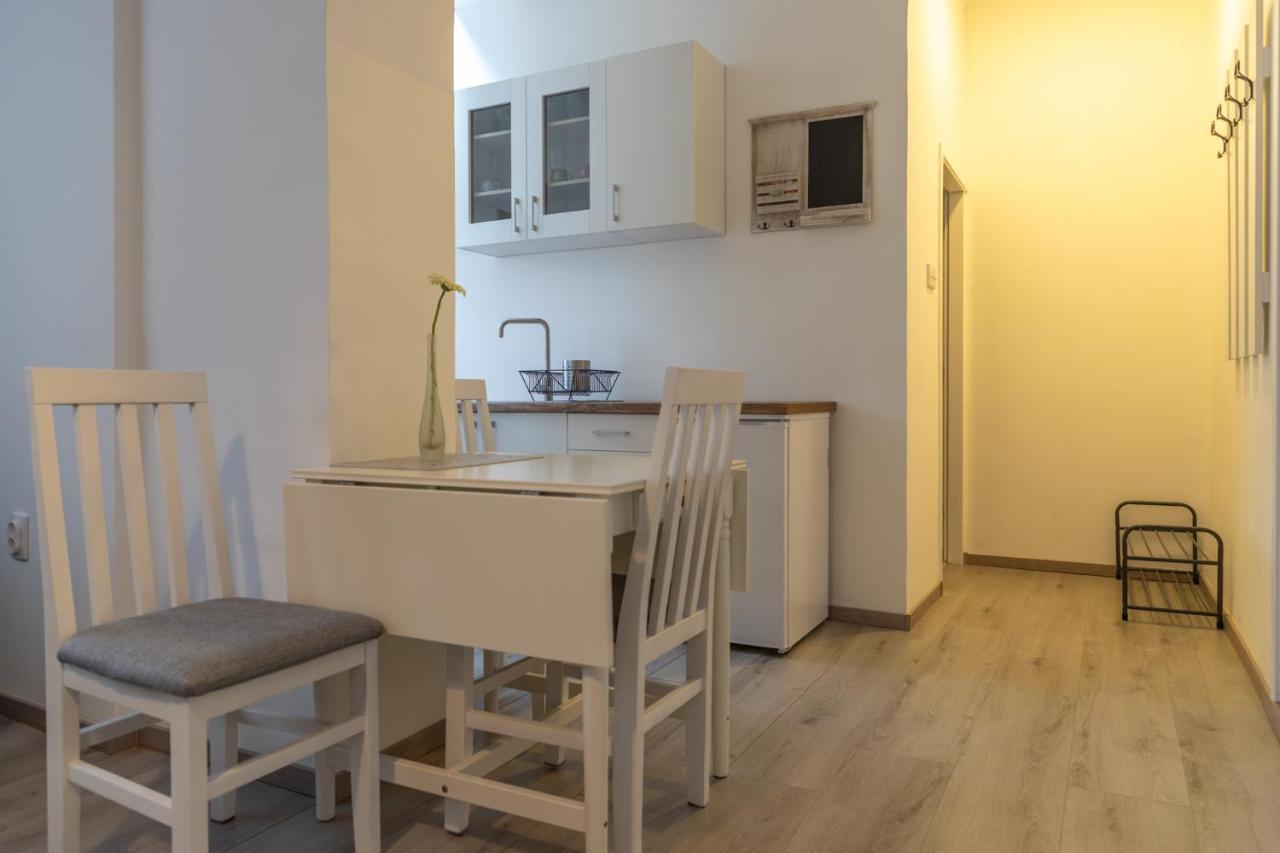 Jumi Lägenhet Belgrad Exteriör bild